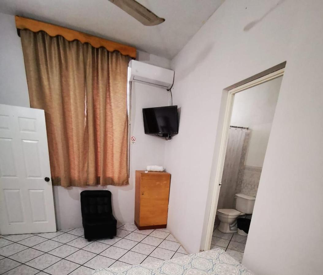 Hostal Tah Itza Флорес Экстерьер фото
